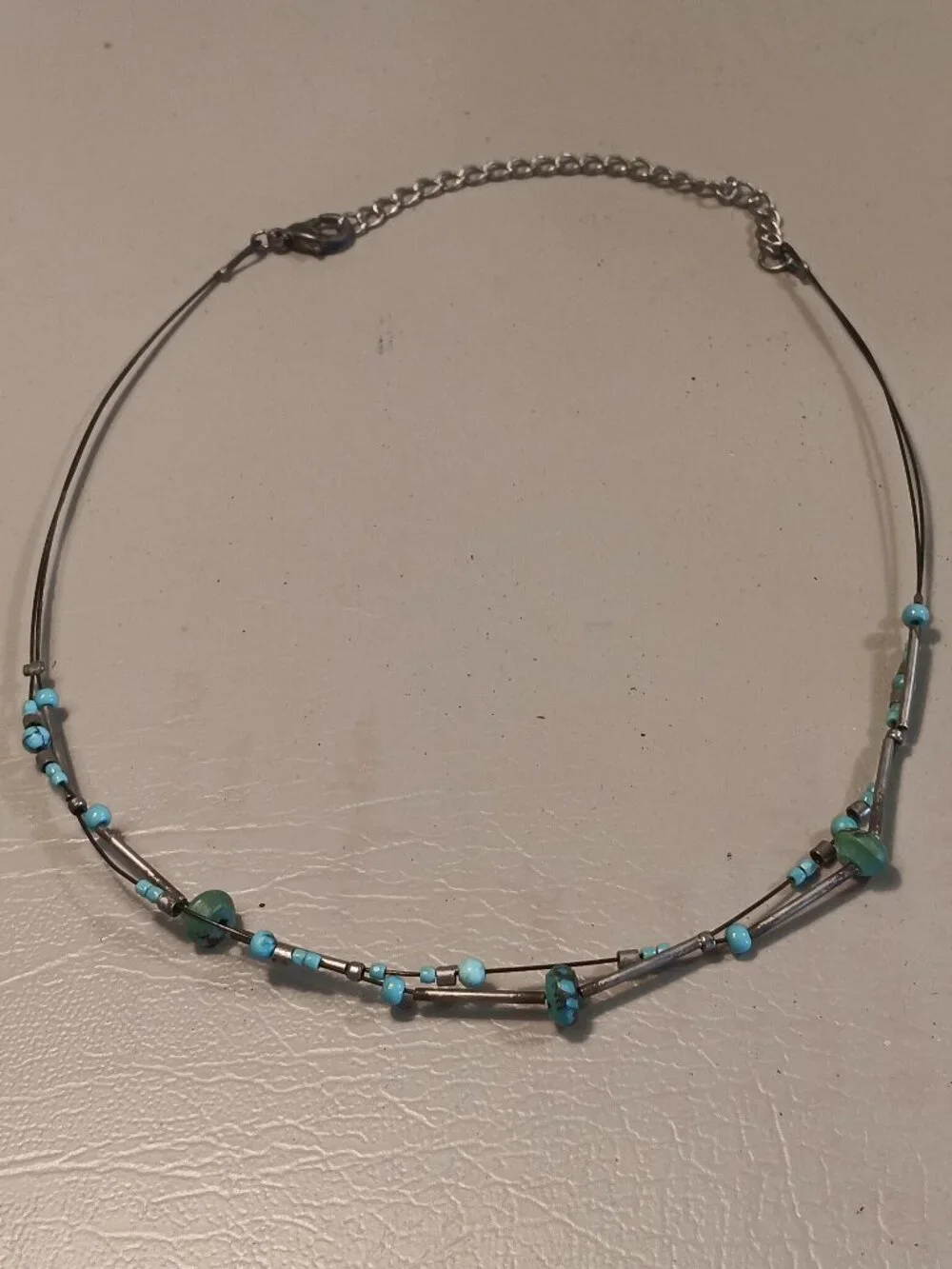 Lot of 3 pieces - stone bead bracelets & dainty silver tone collar necklace